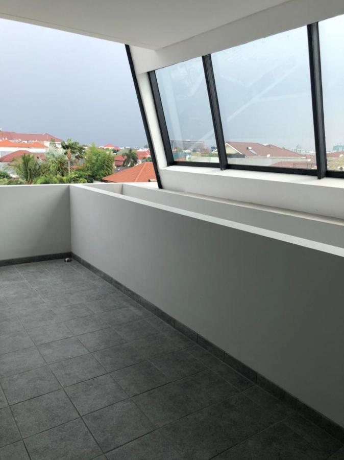 Cozy Puri Hotel Джакарта Екстериор снимка
