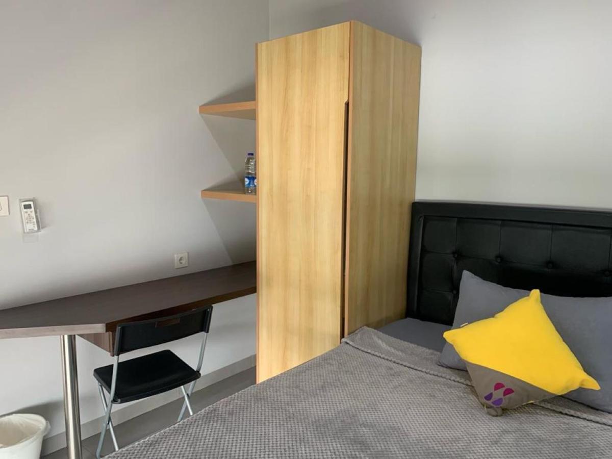 Cozy Puri Hotel Джакарта Екстериор снимка